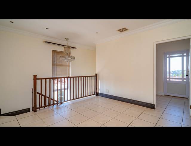 4 BEDROOM APARTMENT FOR SALE IN LA LUCIA